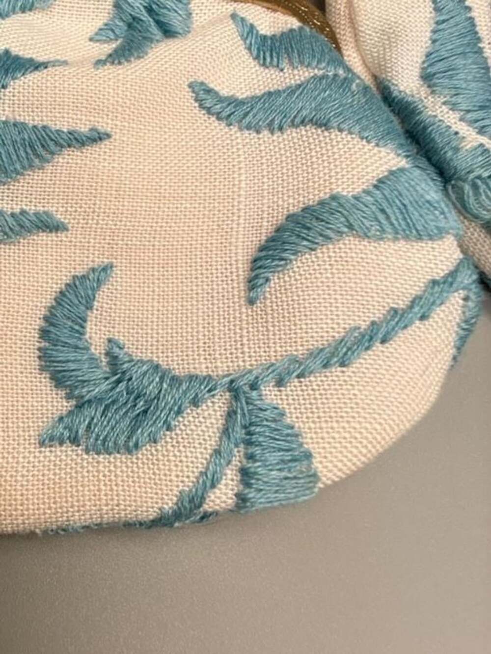 Handmade Hand Embroidered Tropical Kiss Lock Coin Purse Set Blue Ivory OOAK Vtg - Picture 12 of 16